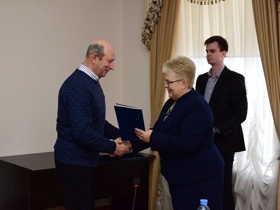 В Крыму пенсионеры ВСУ получили первые сертификаты на жилье
