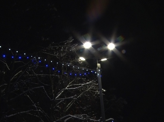 На Театральной площади в Кирове появились первые "умные светильники"