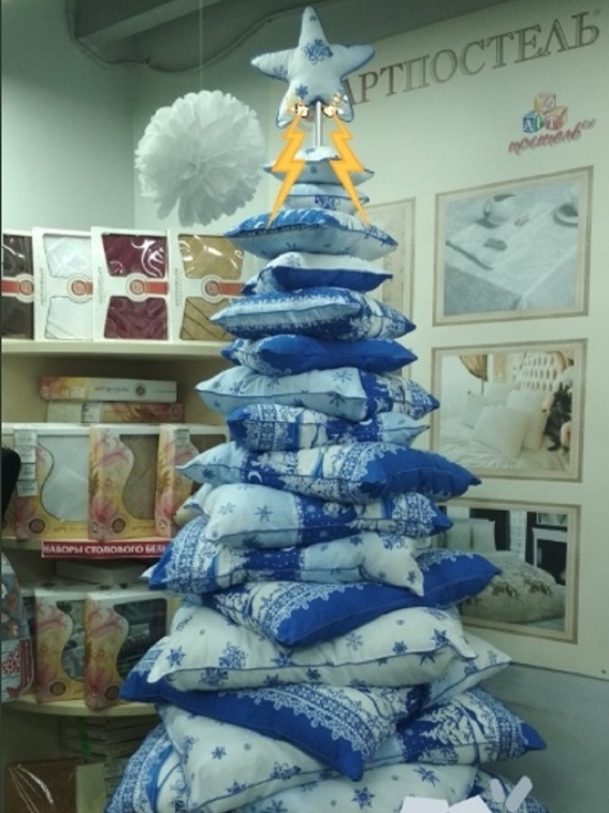 Креатив прёт: в Иваново сделали новогоднюю елку из подушек