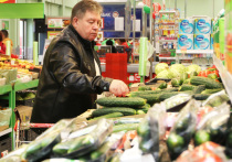 В российских магазинах, которые работают 1 января, уже переписали цены из-за вступления в силу закона, который осенью подписал президент Владимир Путин, о повышении НДС с 18% до 20%