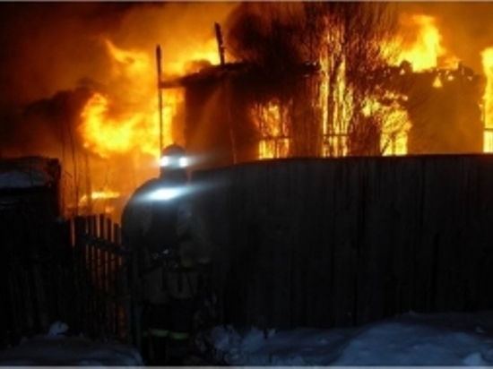 Из-за газовой плиты в Тверской области сгорели два дома и обгорел мужчина