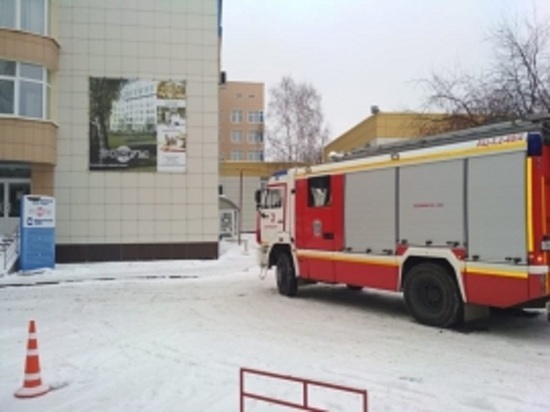 В Екатеринбурге из-за пожара эвакуировали пациентов медцентра