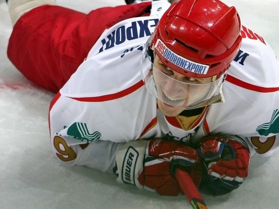 Хоккеист Сапрыкин опроверг избиение стюардессы: 