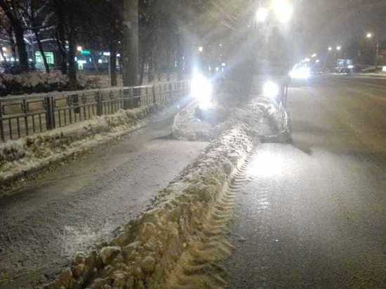 После метели в Воронеже коммунальщики вывезли 4 тыс. кубометров снега