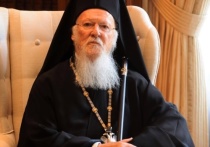 Вселенский патриарх Варфоломей подписал томос об автокефалии Православной церкви Украины, которая была образована на объединительном соборе