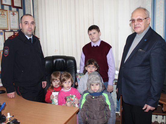 Орловские полицейские пришли в гости к трудным детям