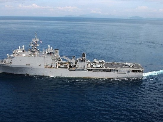 Сторожевой корабль ЧФ взял под контроль корабль ВМС США в Черном море
