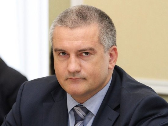 Аксенов потребовал собрать налоги с работающих в Крыму иностранцев Аксенов потребовал собрать налоги с работающих в Крыму иностранцев