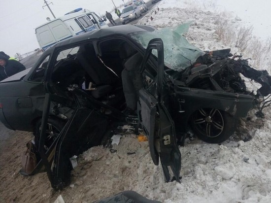 На трассе Оренбург-Самара при столкновении с нефтевозом погиб водитель«ВАЗ-21104»