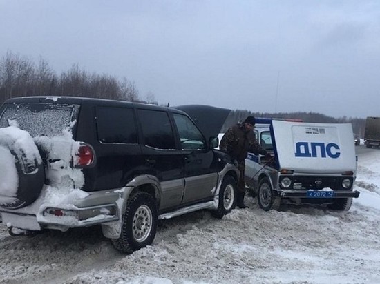 Кузбасские автомобилисты не хотели помогать на трассе замерзающему водителю внедорожника