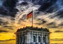 Немецкие политики раскритиковали посла США в Германии Ричарда Гренелла, который пригрозил немецким кампаниям санкциями за участие в проекте «Северный поток-2», пишет журнал Spiegel