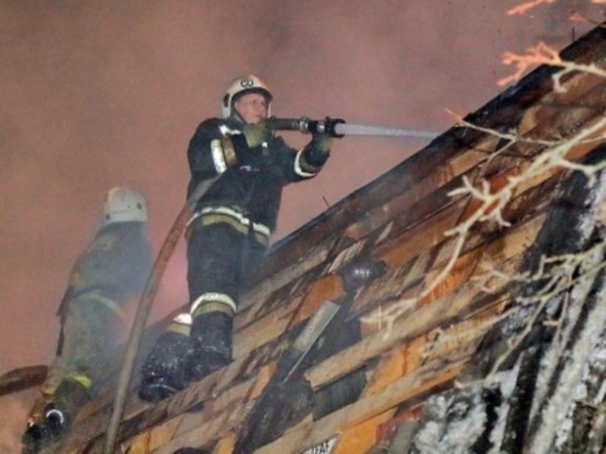 В Демидове Смоленской области горел жилой дом