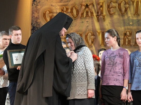 В Кинешме наградили православных матерей-героинь