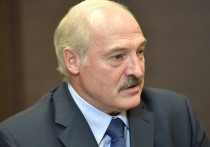 Президент Белоруссии Александр Лукашенко назвал войну на Донбассе недоразумением, с которым пора заканчивать
