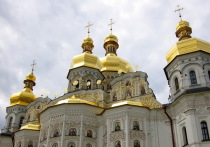 Вокруг Киево-Печерской лавры бушуют политические страсти — наш корреспондент наведался туда, чтобы понять, насколько там изменилась обстановка