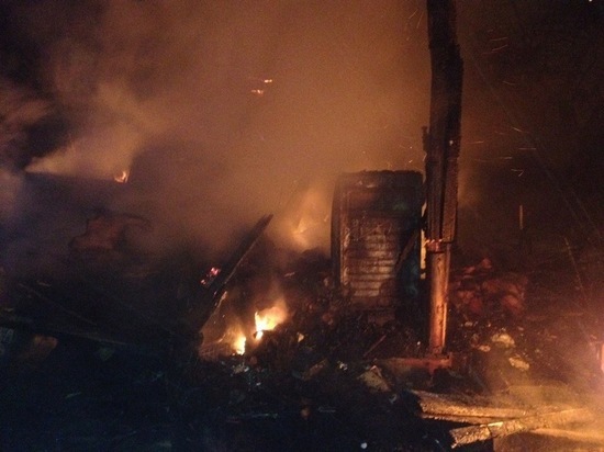 В Калуге мужчина погиб при пожаре дачи во время застолья