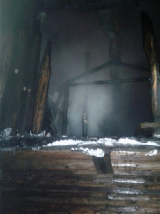 В Смоленском районе сгорела бревенчатая баня