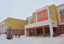 787 млн рублей составляла общая стоимость школы в посёлке Солнечный. Средства получены из федерального  бюджета