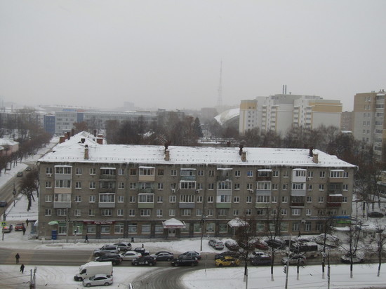 Тротуары Рязани смертельно опасны из-за свисающих с крыш сосулек Тротуары Рязани смертельно опасны из-за свисающих с крыш сосулек
