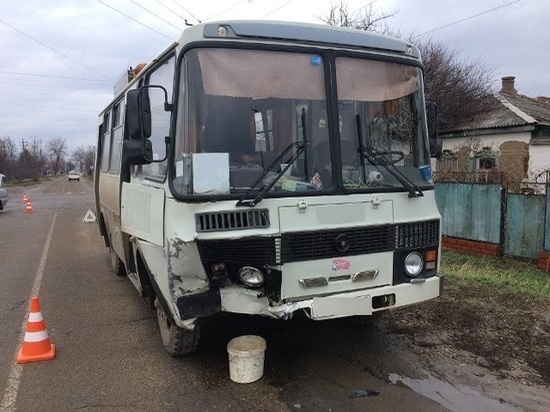   Два человека пострадали в аварии с пассажирским автобусом на Кубани