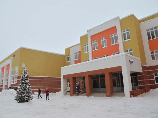 В Саратове могут закрыть ещё не открытую школу