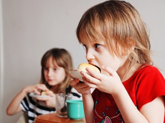 В правительстве Югры опровергли информацию об отмене финансирования школьного питания