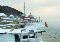Суровый дух Байкала едва не сорвал фестиваля по зимнему плаванию «Рождество на Байкале»