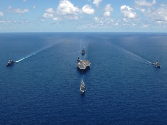 Глава ВМС США призвал создать беспилотные корабли для сдерживания России