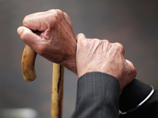 В Чувашии душевнобольной пенсионер забил камнями гостя