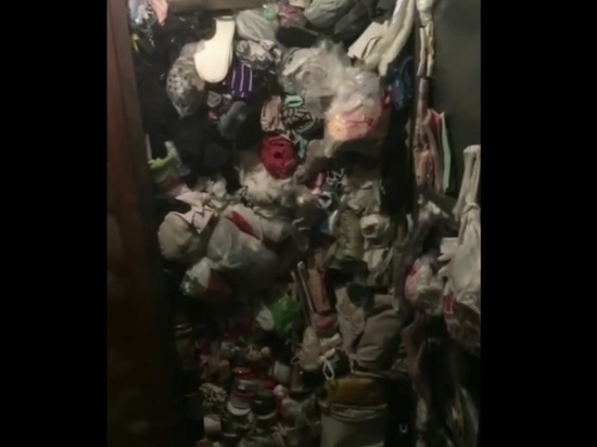 Пенсионерка из Перми забила квартиру мусором до самого потолка