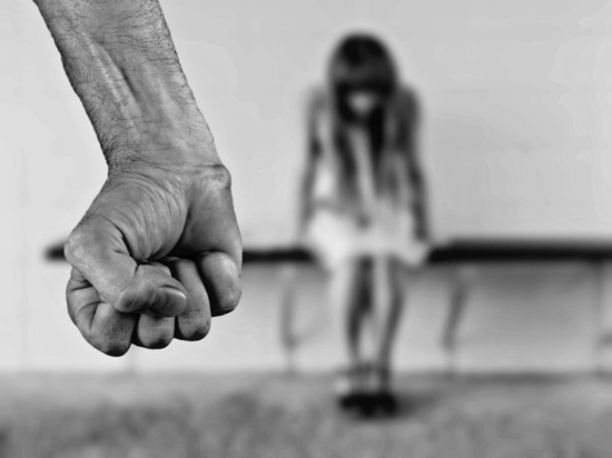 В Чувашии отец угрожал убийством несовершеннолетней дочери