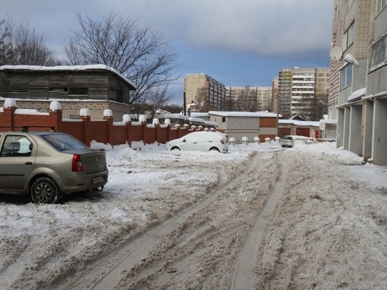 Работа по уборке жилых кварталов от снега в Калуге признана проваленной