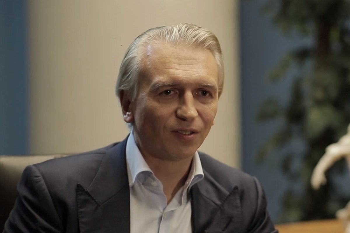 Дюков футбол. Рфс фин директор. Дюков уефа. Рфс фин директор. Судьи рфс 2022.