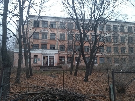 С молотка: здание бывшей школы №8 выставлено на продажу