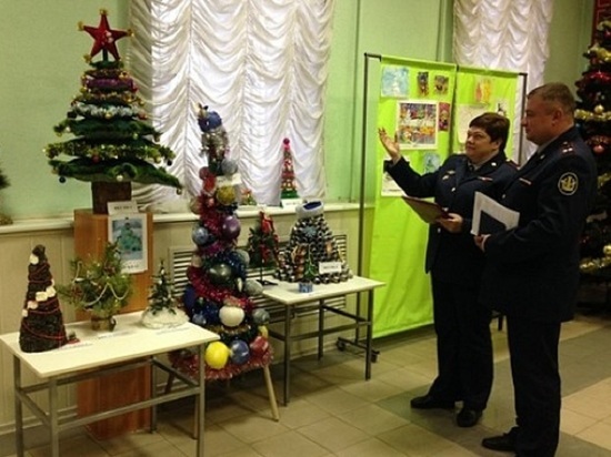 В колониях Ивановской области прошел конкурс новогодних елок