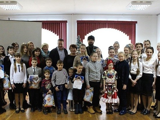 Вышневолоцких детей наградили за творческие подарки к Рождеству