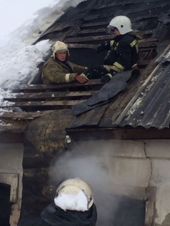 При пожаре в Суворовском районе пострадал человек