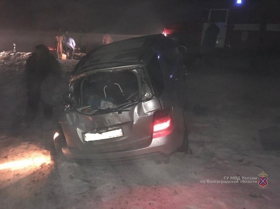 В тройном ДТП под Волгоградом пострадали два человека