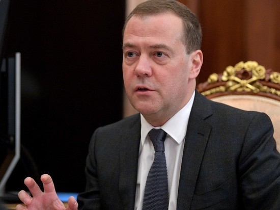 Медведев предложил Путину ввести должность министра по Арктике