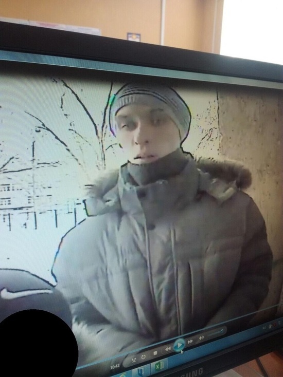 Полиция Оренбурга ищет грабителя, отобравшего телефон у подростка