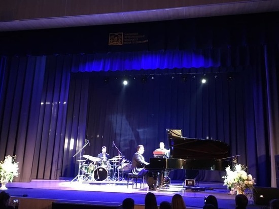  Бессменный маэстро шоу "Голос" Сергей Жилин выступил в Тамбове с джазовым концертом