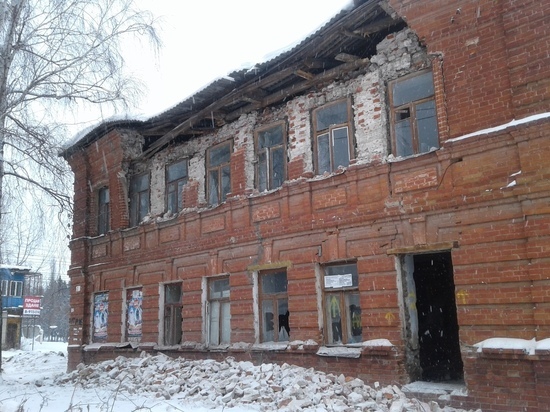 «Эпопея» с особняком Беньковских в Курске продолжается: историческое здание получило защитный статус, но не броню от вандалов