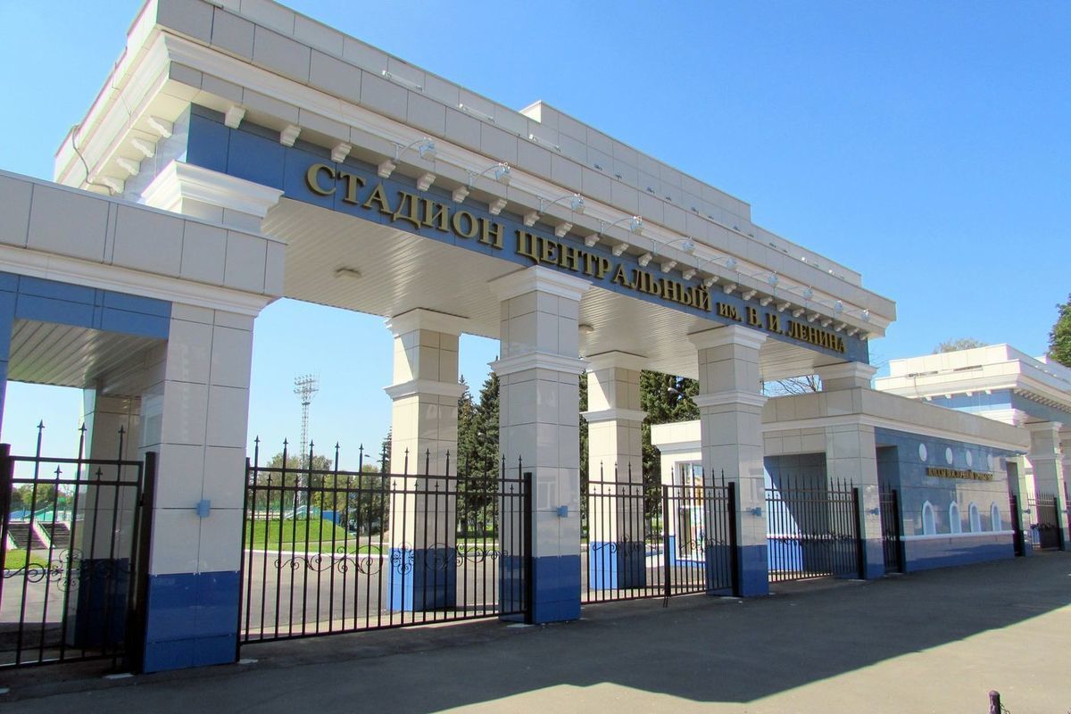 Центральный стадион ленина орел. Центральный стадион орел. Центральный стадион ленина орел. Стадион ленина орел. Манеж фк орел.