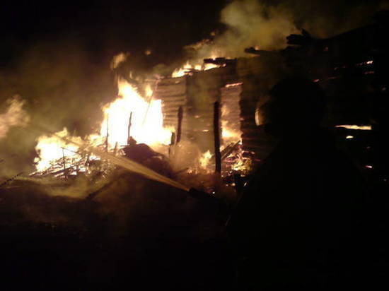 В крещенскую ночь в Рязанской области сгорел деревянный дом
