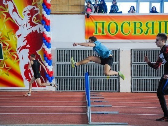 Волгоградец Шкуренев победил в прыжках с шестом и в длину