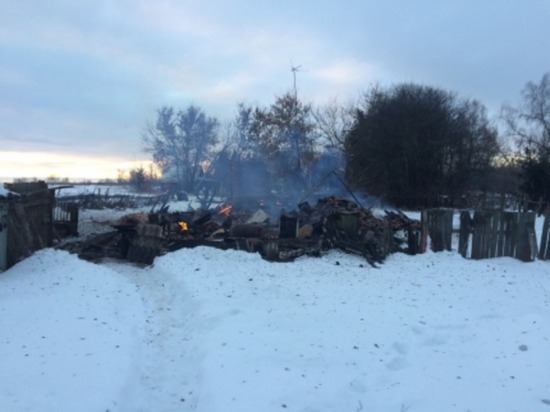 В Починсковском раойне Смоленской области сгорел жилой деревянный дом