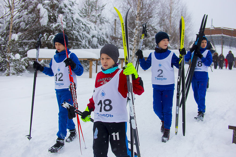 Спортивные семьи собрались под Тверью на День снега