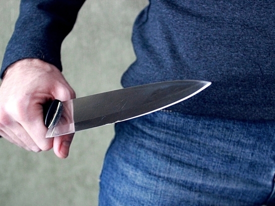 В Руднянском районе мужчина ножом зарезал своего гостя