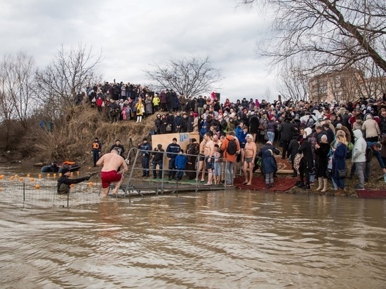 В Краснодаре в Крещенских обрядах участвовало более 9 тысяч горожан