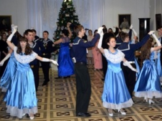 Ивановские кадеты и студенты приняли участие в Рождественском балу